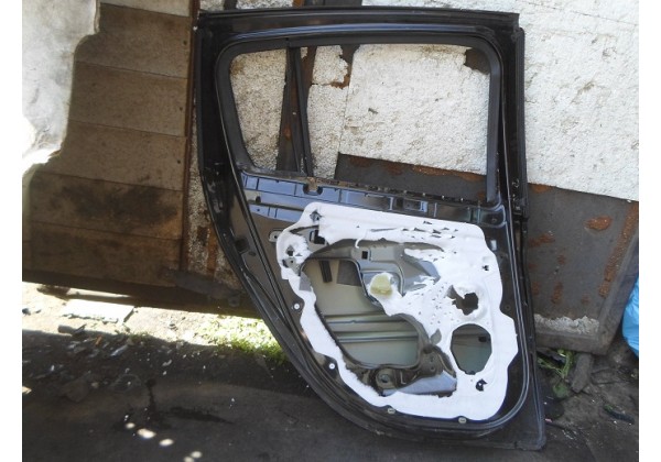 Дверка ліва задня Renault Clio III, 05-09, хетчбек